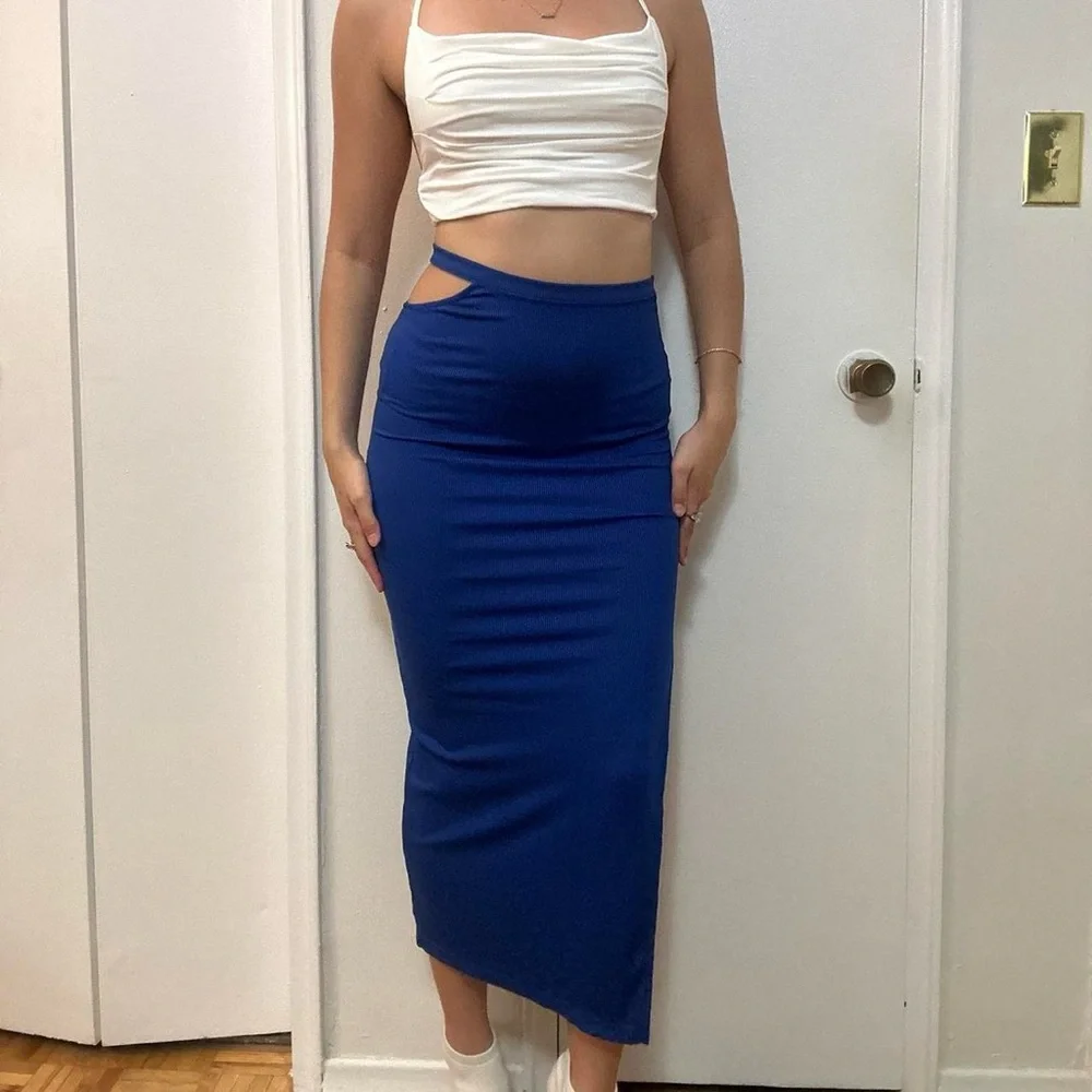 💙 Blue Midi Skirt with Cut Out Detail Size Small - Picture 3 of 5